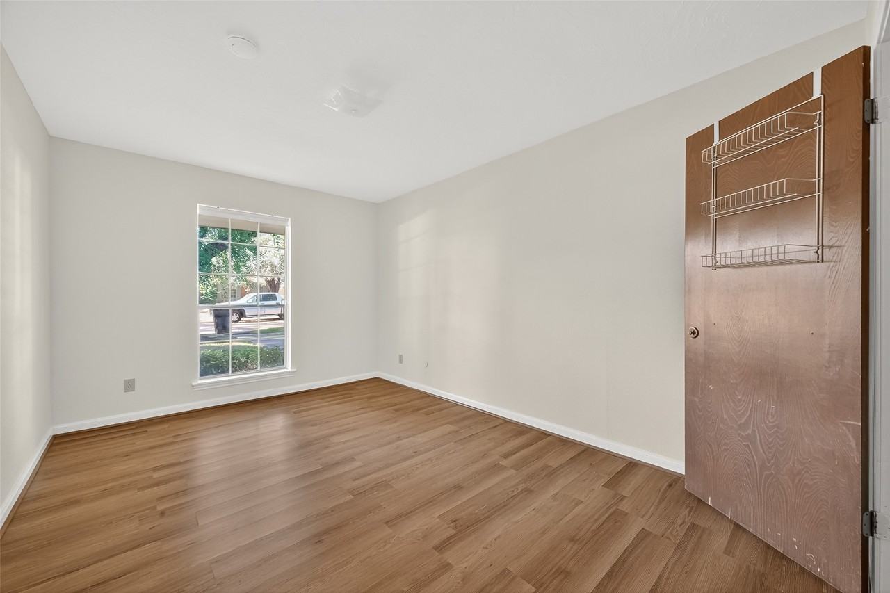 9218 Rowan Ln #9218 - Photo 3 of 32