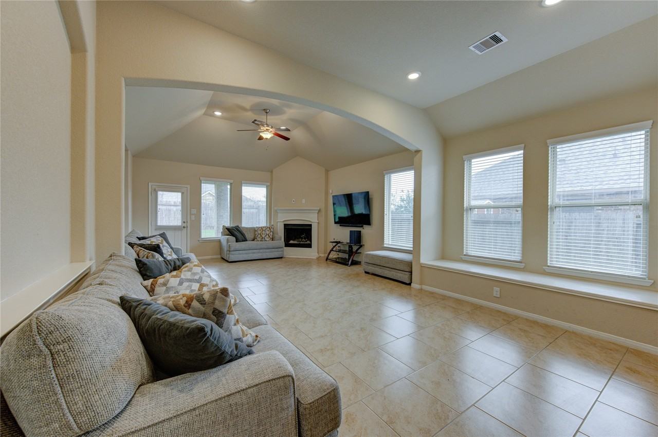 18106 Dorman Draw Ln #18106 - Photo 5 of 27