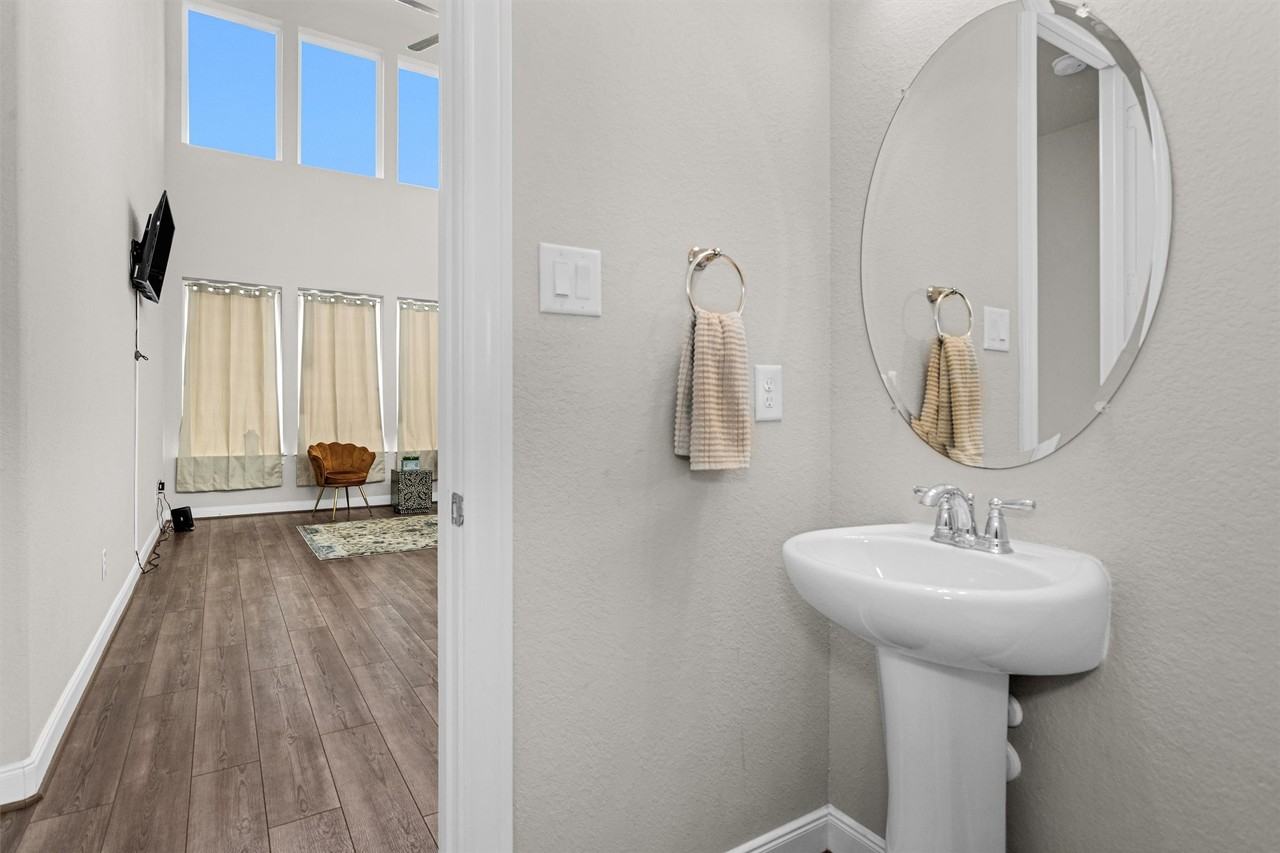 17685 Martin Creek Ln #17685 - Photo 3 of 37