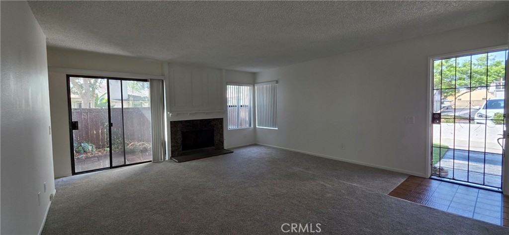 Cobblestone Ln #4823-24 - Photo 5 of 25