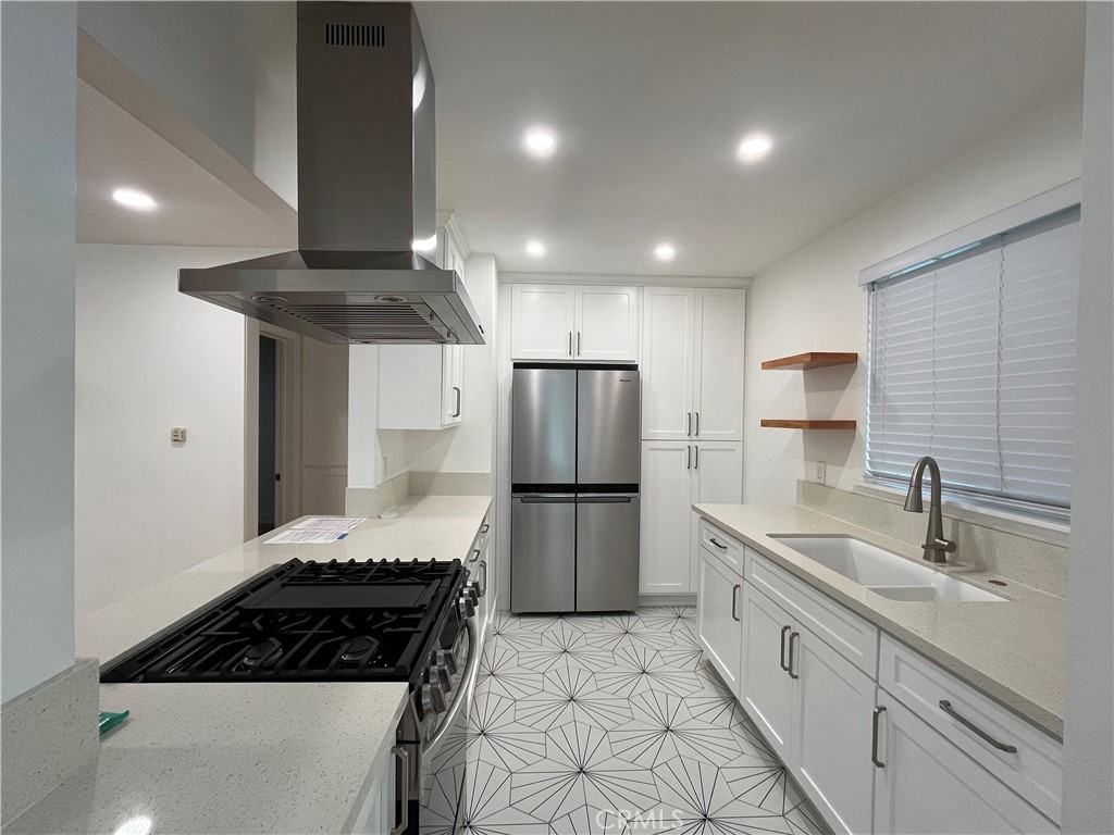 70 Roycroft Ave #70A - Photo 7 of 8