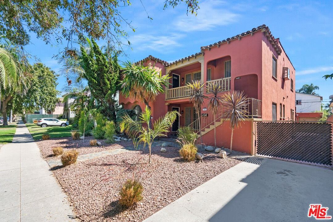 6086 Saturn St #6086 - Photo 4 of 16