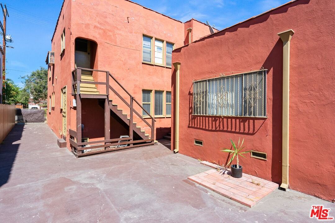 6086 Saturn St #6086 - Photo 5 of 16