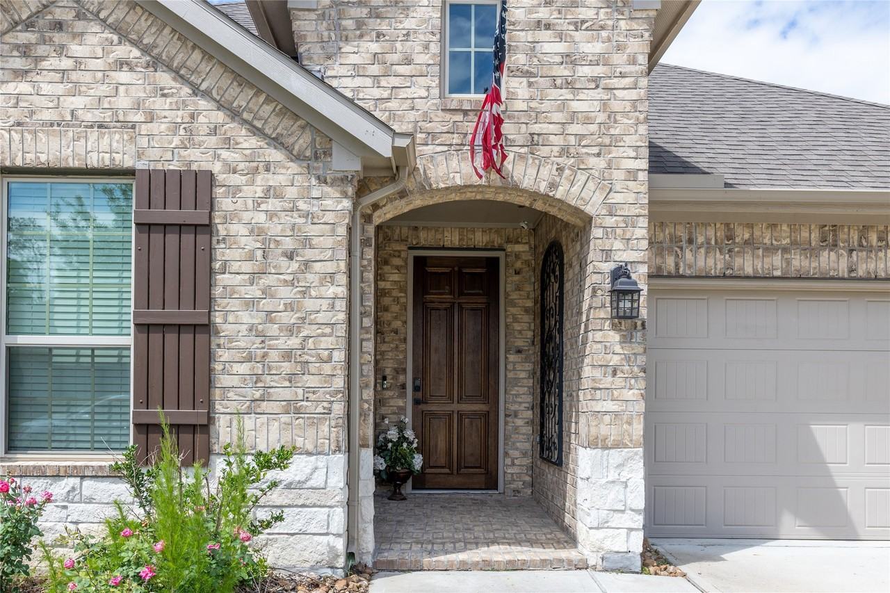 18102 Humber River Ln #18102 - Photo 2 of 26