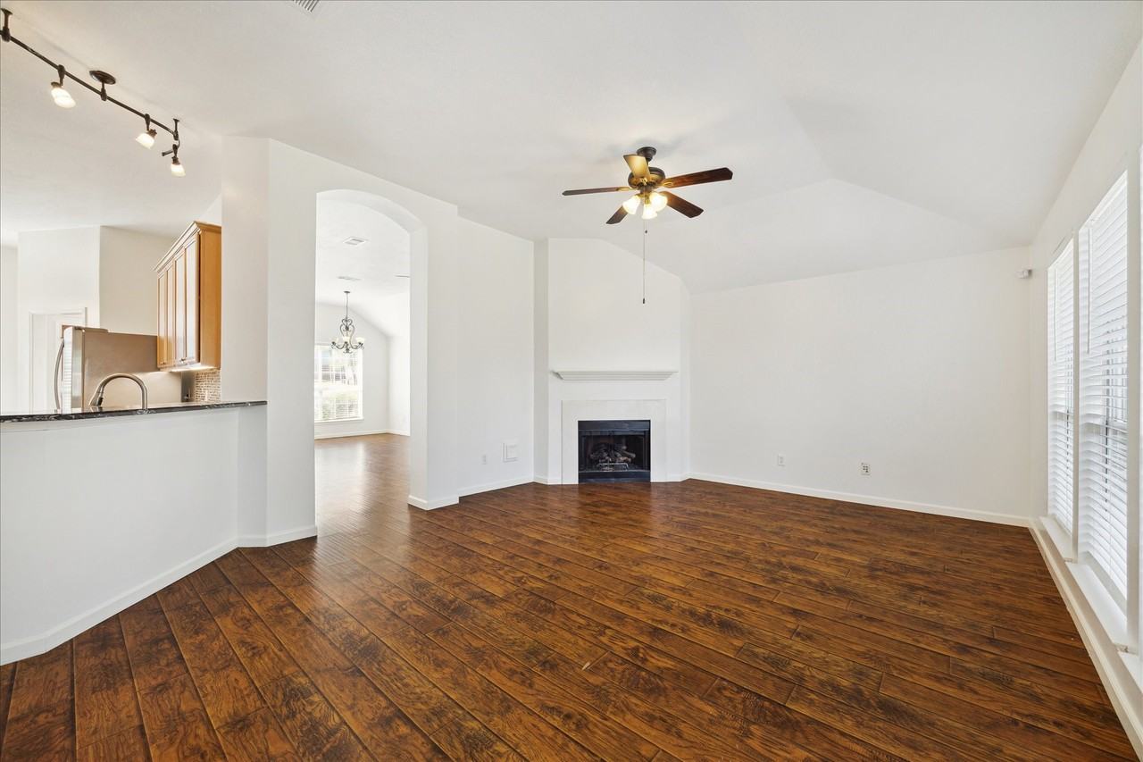 25826 Elmley Pl #25826 - Photo 4 of 30