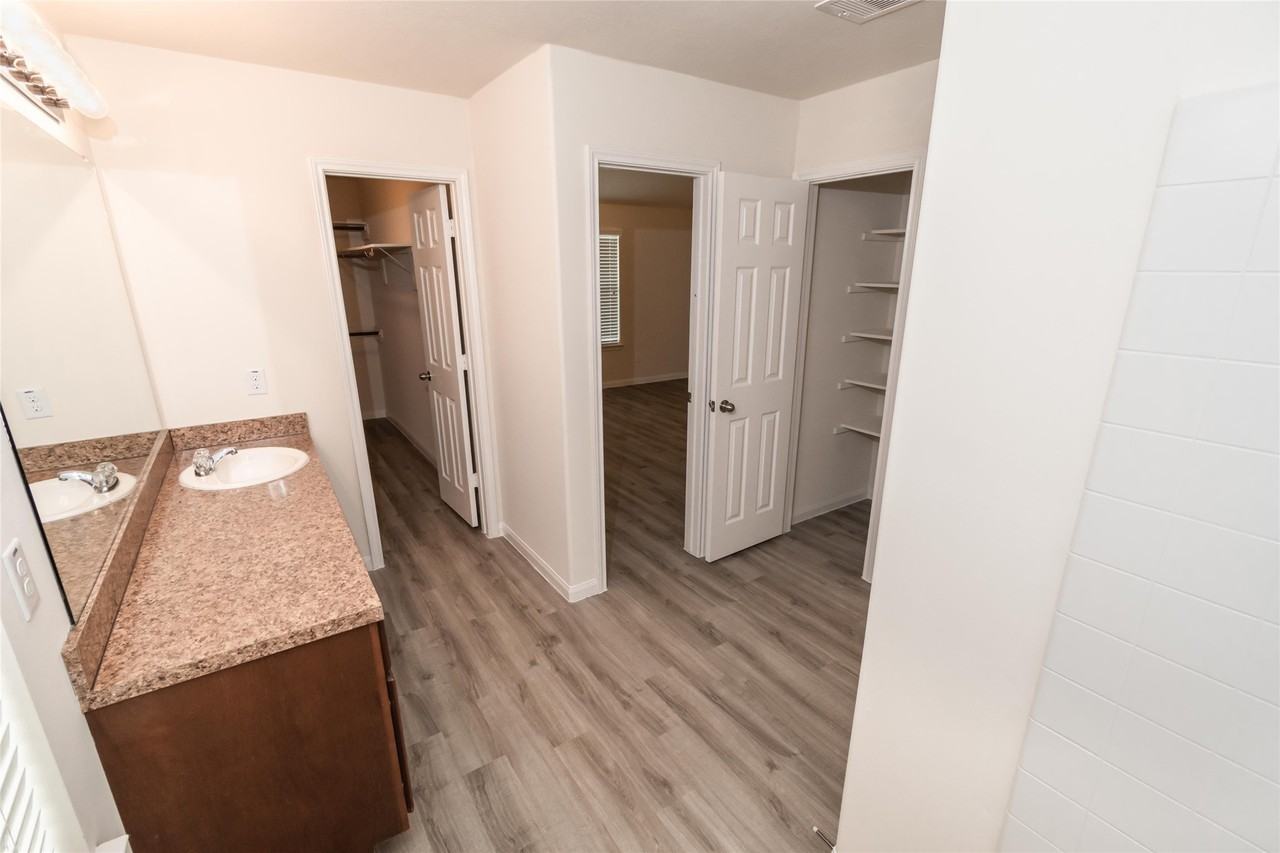 2606 Montecito Ln #2606 - Photo 4 of 10