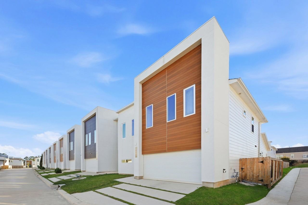 5519 Paraiso Pl #5519 - Photo 2 of 50