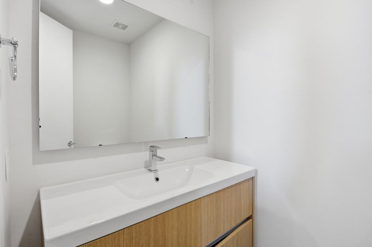 5519 Paraiso Pl #5519 - Photo 3 of 50