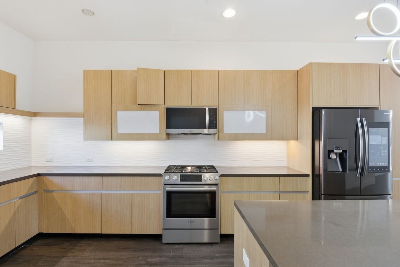 5519 Paraiso Pl #5519 - Photo 7 of 50