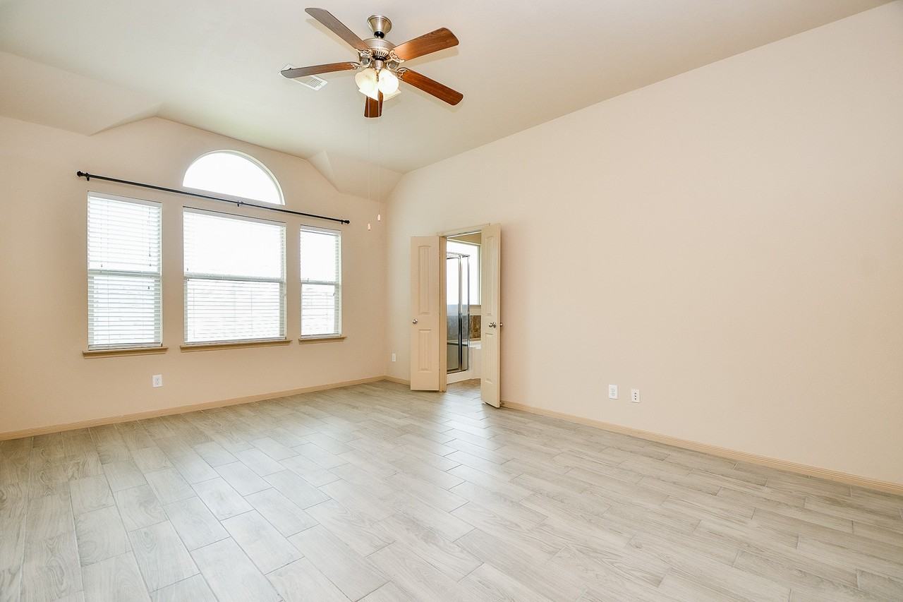 11022 Ellison Ridge Dr #11022 - Photo 4 of 29