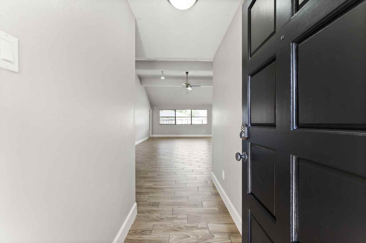 1111 Tanglewild Ln #1111 - Photo 2 of 24