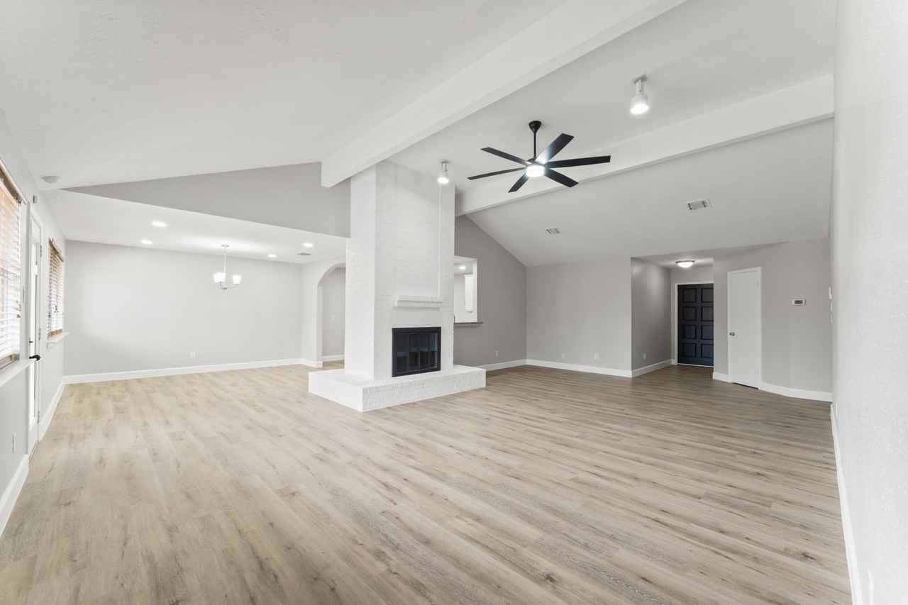 1111 Tanglewild Ln #1111 - Photo 5 of 24