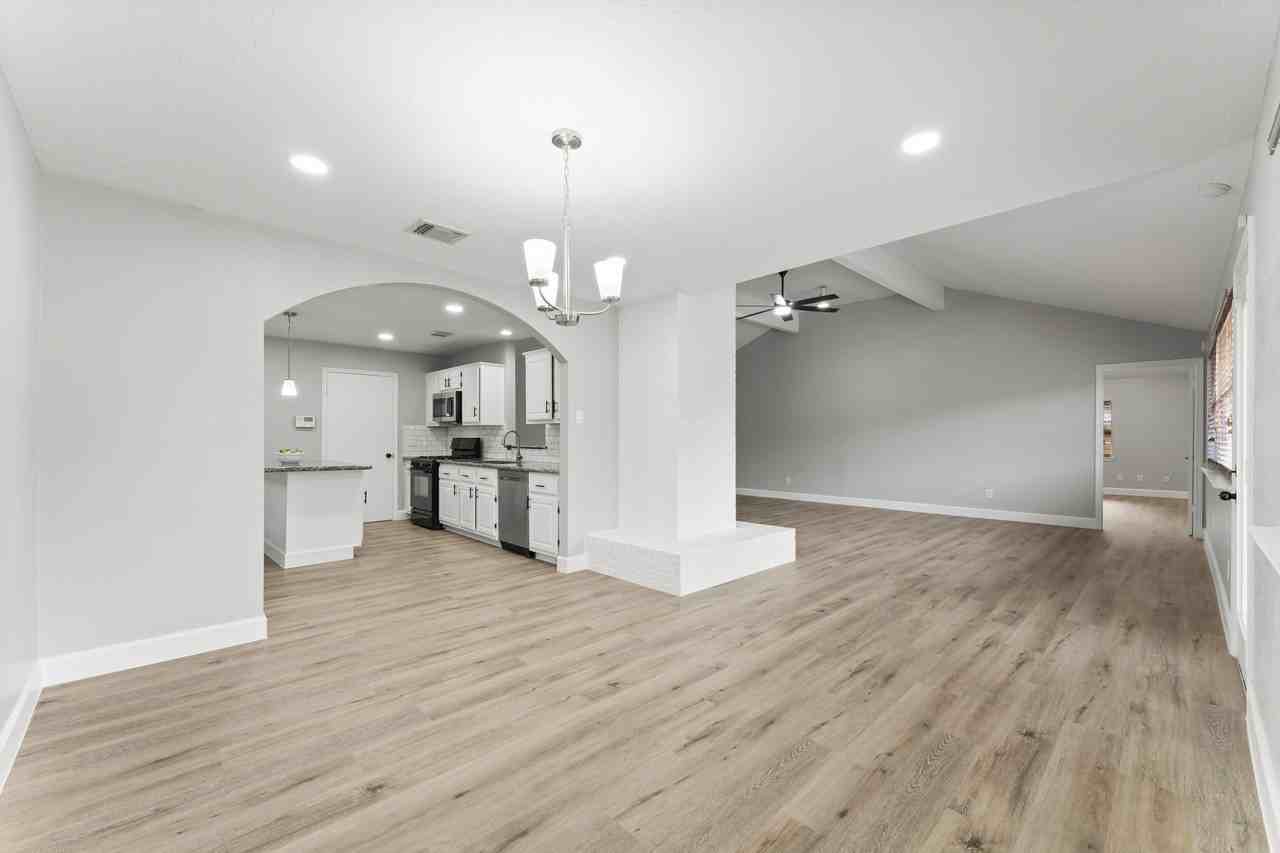 1111 Tanglewild Ln #1111 - Photo 6 of 24