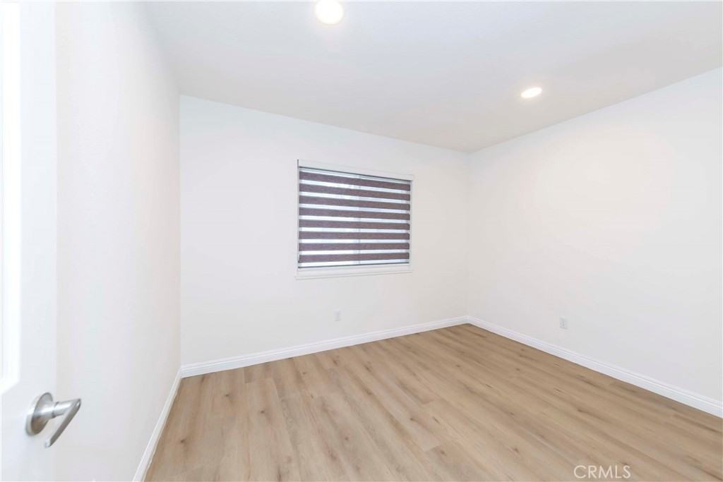 2423 Coventry Cir #2423 - Photo 3 of 33