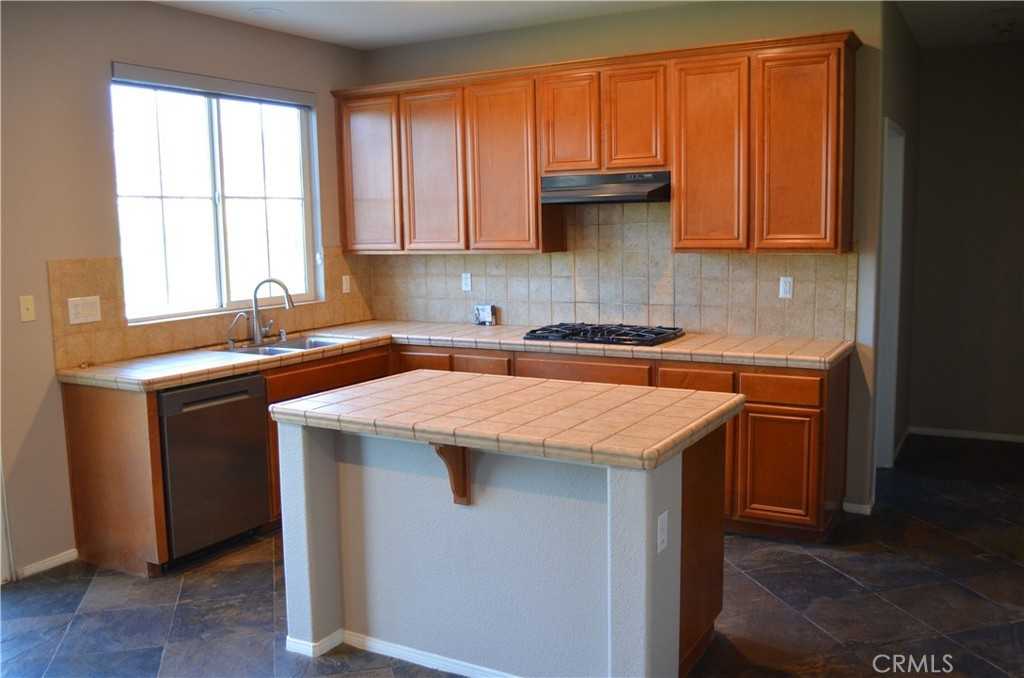 16448 Los Coyotes St #16448 - Photo 7 of 36