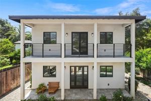 featured image of 720 W Altadena Dr