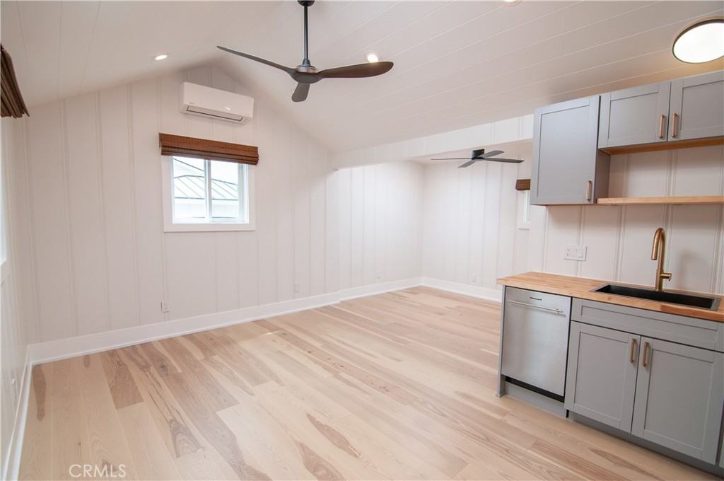 1259 S Coast Hwy #1259A - Photo 2 of 12