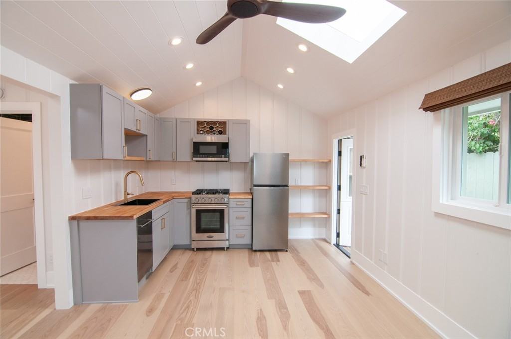 1259 S Coast Hwy #1259A - Photo 4 of 12