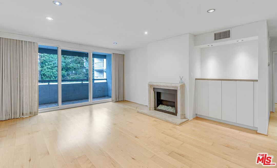 8535 W West Knoll Dr #8535