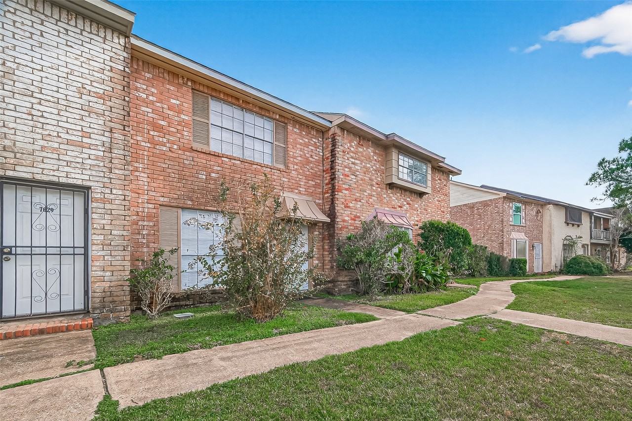 7031 Chasewood Dr #7031 - Photo 2 of 27