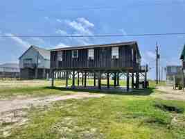 featured image of 1111 Surf Dr #1111