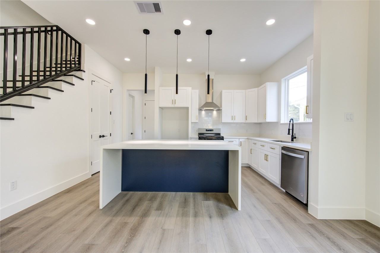 3639 Rebecca St #3639D - Photo 3 of 27