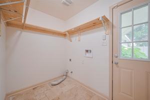 featured image of 982 W Donovan St #982