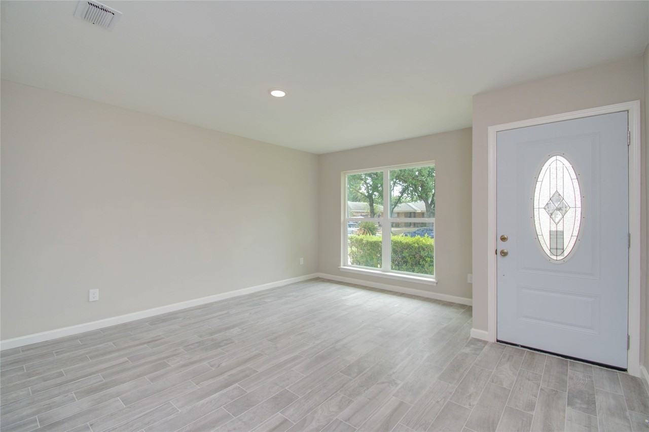 7902 La Roche Ln #7902 - Photo 5 of 20