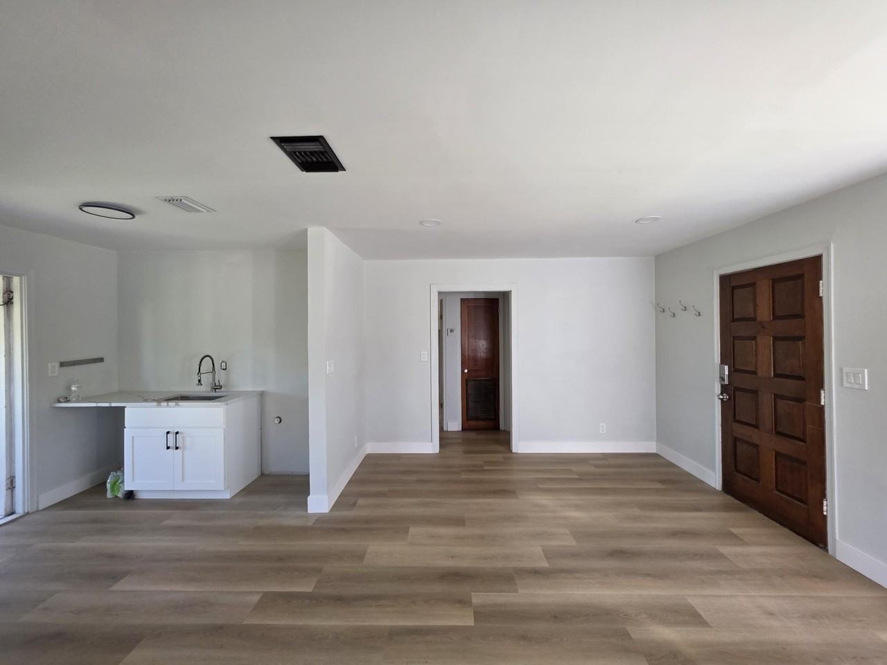 1722 N N St #1722 - Photo 3 of 17