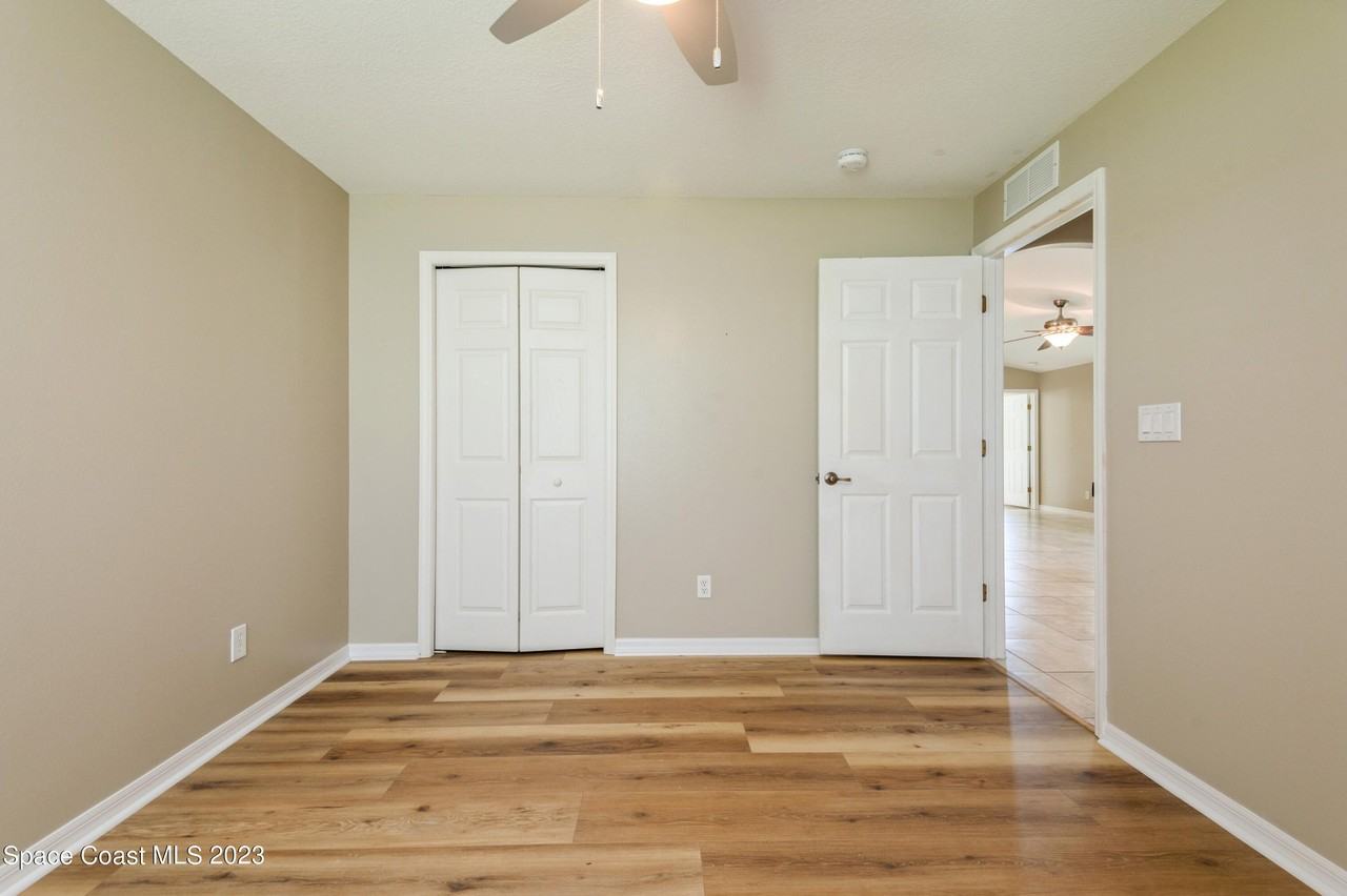 5527 Indigo Crossing Dr #5527 - Photo 2 of 36