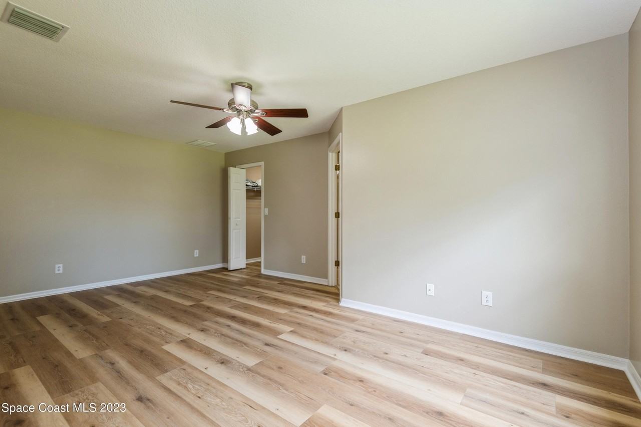 5527 Indigo Crossing Dr #5527 - Photo 4 of 36