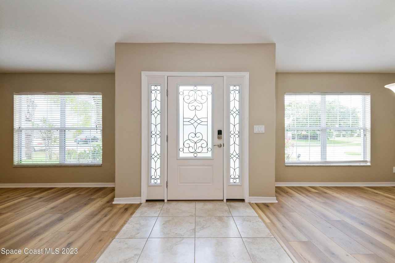 5527 Indigo Crossing Dr #5527 - Photo 7 of 36