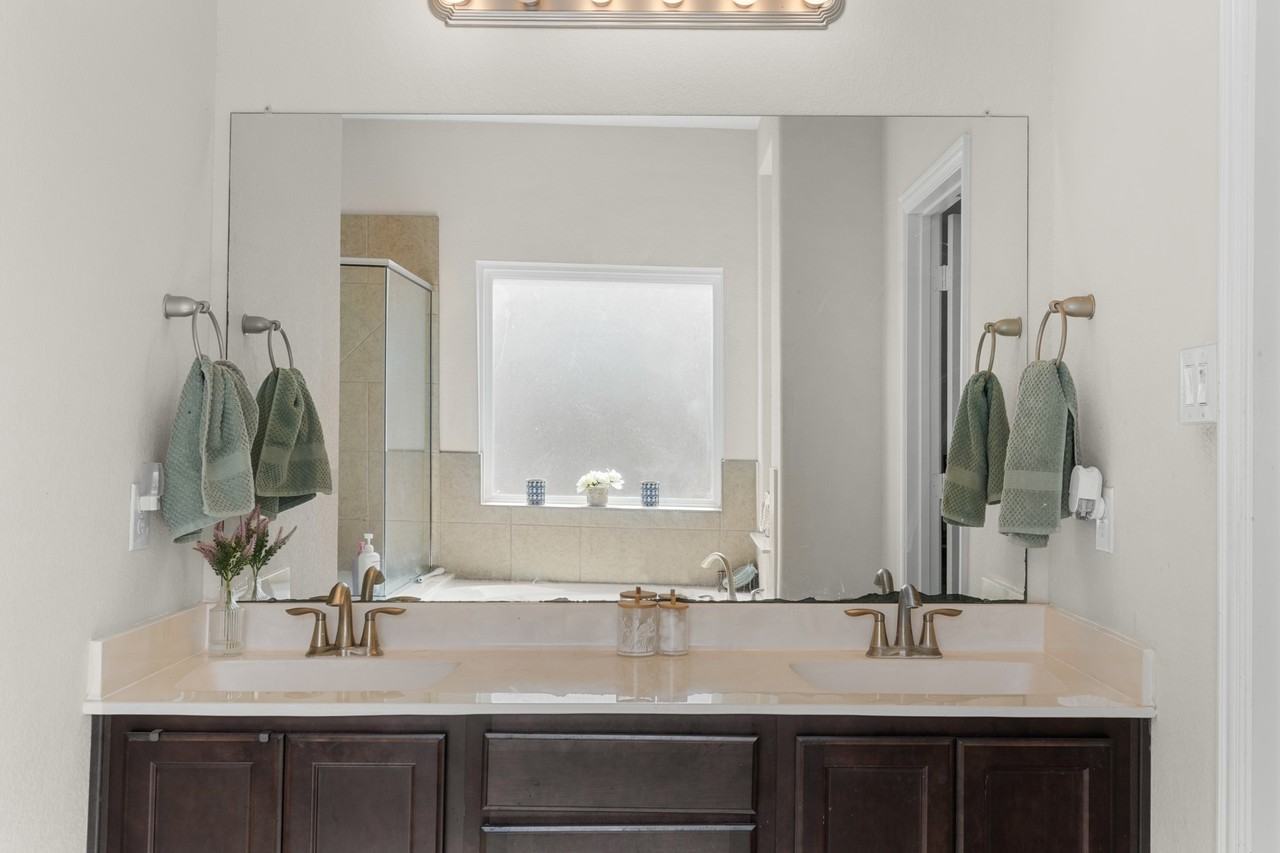 2314 Red Slate Dr #2314 - Photo 4 of 17