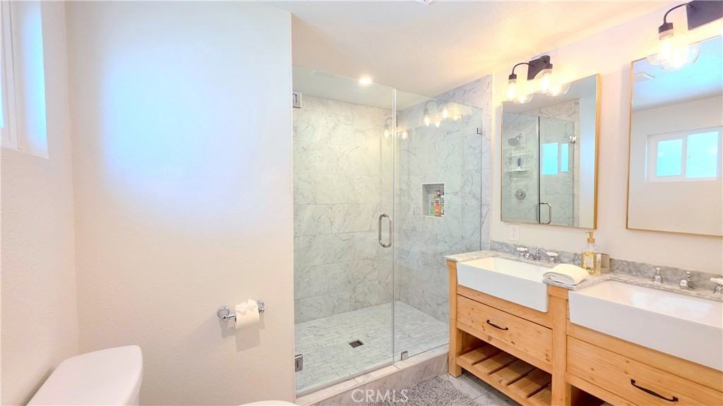 913 Clemensen Ave #913 - Photo 3 of 29