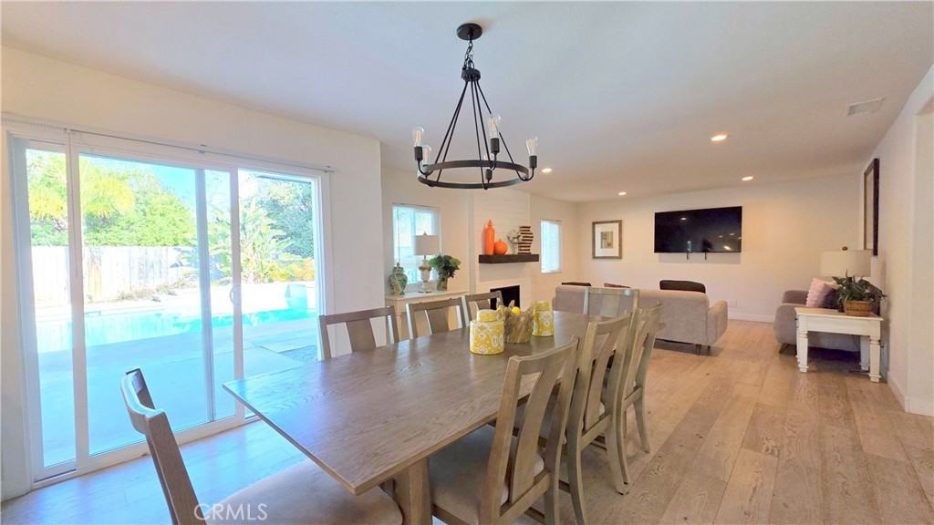 913 Clemensen Ave #913 - Photo 5 of 29