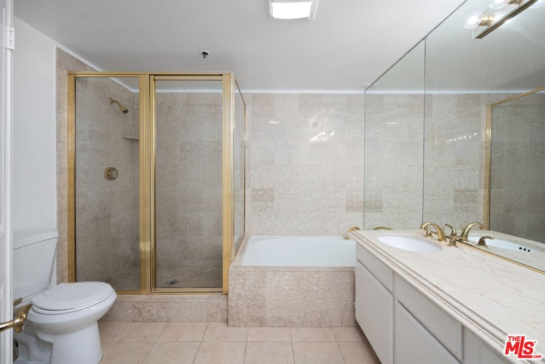 930 N Doheny Dr #930-206 - Photo 5 of 29