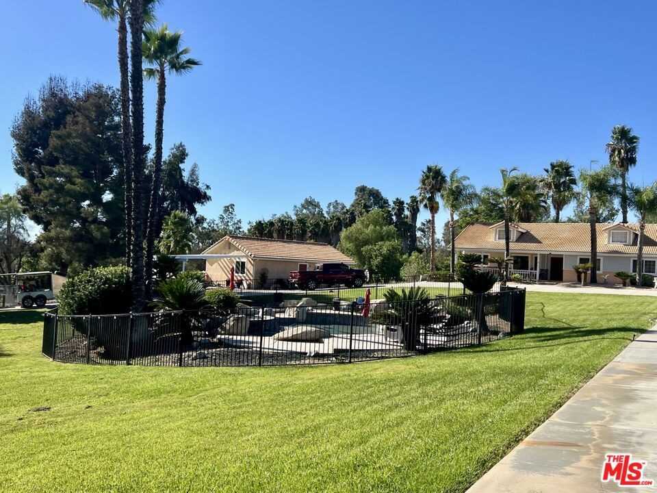 37200 Glenoaks Rd #37200-3 - Photo 2 of 49