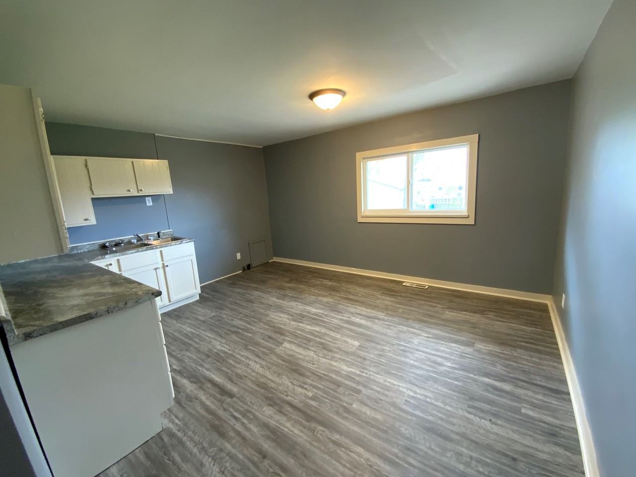 205 W North St #E - Photo 2 of 20