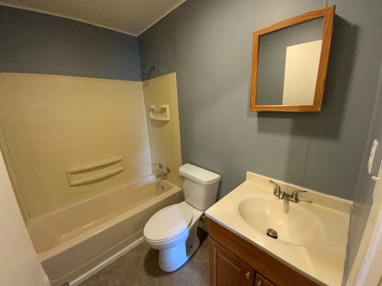 205 W North St #E - Photo 4 of 20