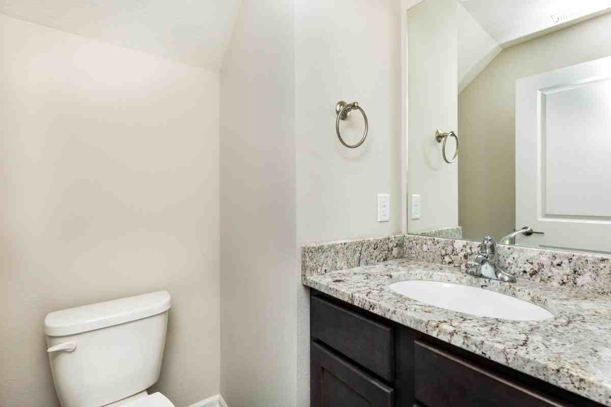 905 Se 10th Ln #1 - Photo 7 of 14