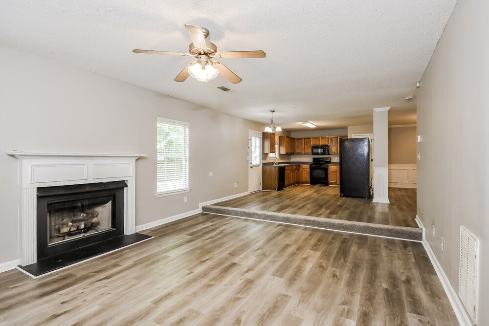 504 Baywood Way - Photo 5 of 17