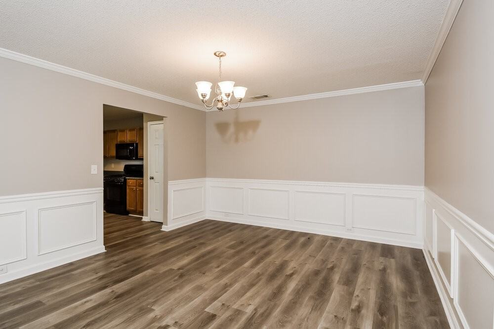 504 Baywood Way - Photo 6 of 17