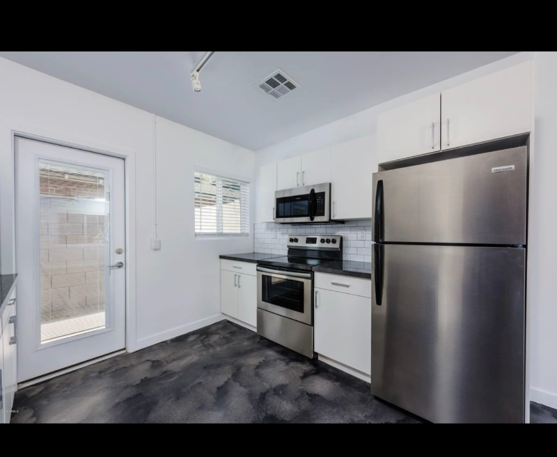 3338 N 16th Ave #2 - Photo 4 of 7