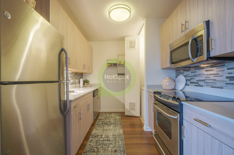 542 N Kingsbury St - Photo 5 of 16