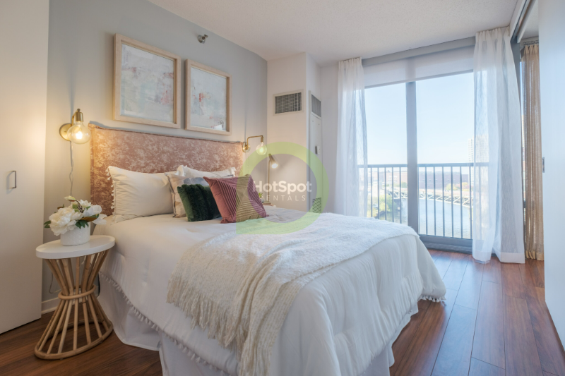 542 N Kingsbury St - Photo 6 of 16