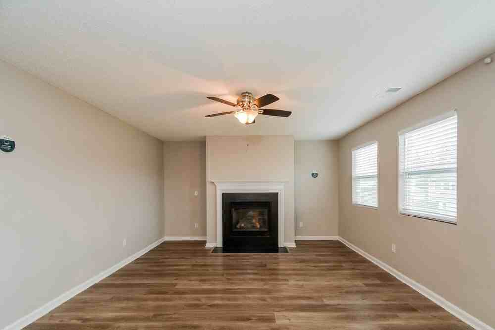 3323 Baseline Rd - Photo 4 of 17