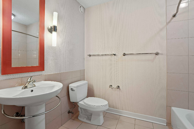 1276 S Michigan Ave - Photo 5 of 16