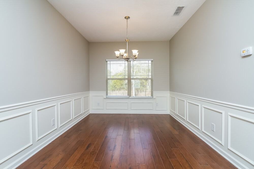 6465 Paddington Way - Photo 5 of 17