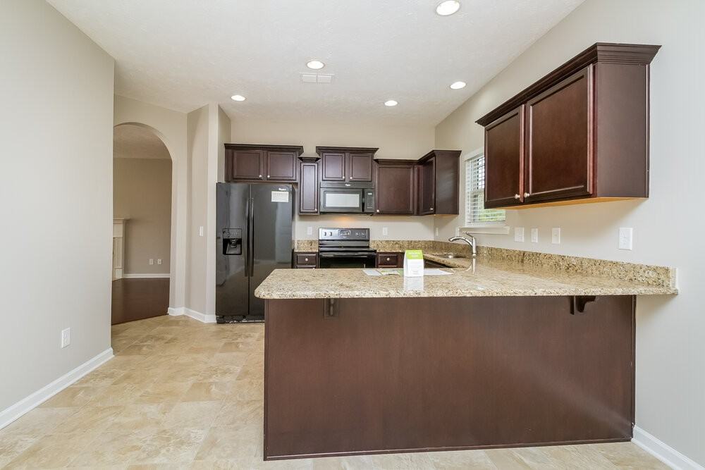 6465 Paddington Way - Photo 7 of 17