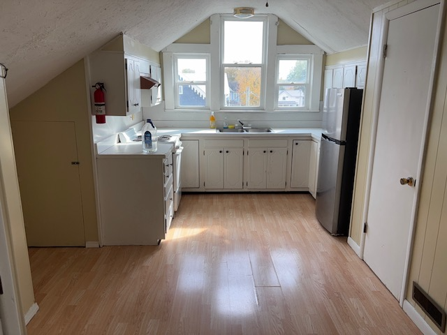 609 N 6th St #3A - Photo 2 of 4